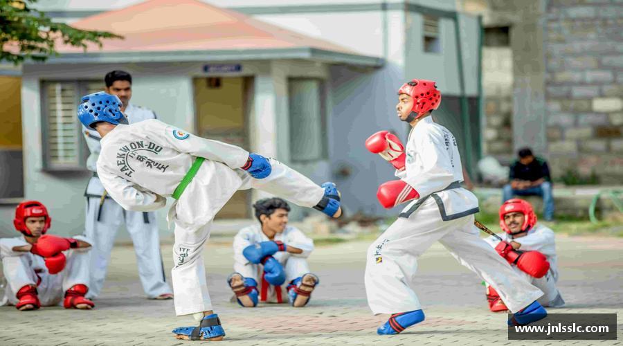 万博(max·中国)体育官方网站汇聚力量，追逐梦想！